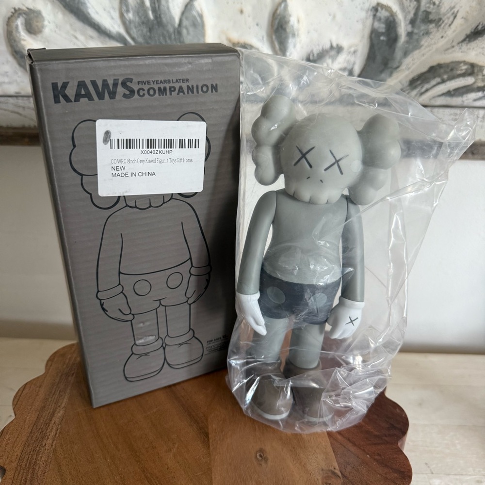 KAWS OriginalFake Box in Gray